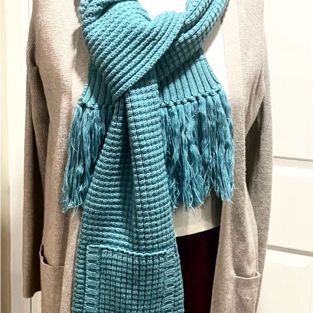 Turquoise‎ lululemon woven scarf with fringe and hand-warming pocket